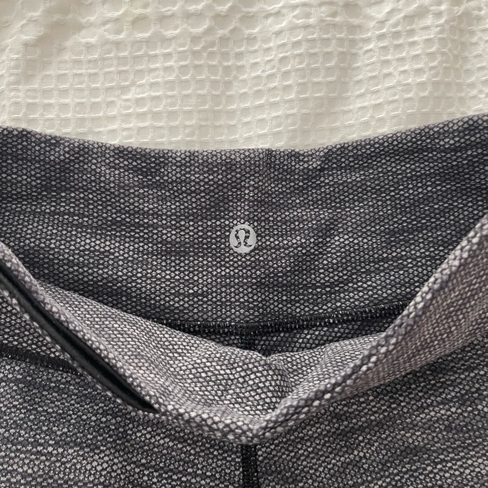 Herringbone pattern Capri leggings